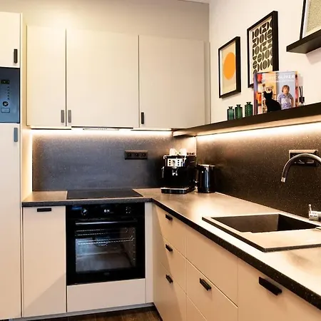 Gold Garden Terrace Apartment *