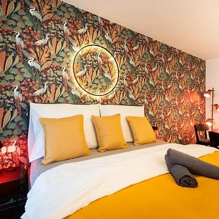 Gold Garden Terrace Apartment *