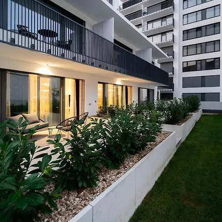 Gold Garden Terrace Apartment